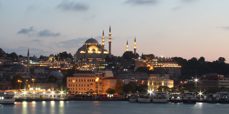 İstanbulda gezilecek dini yerler, manevi camiler ve türbeler, müzeler...